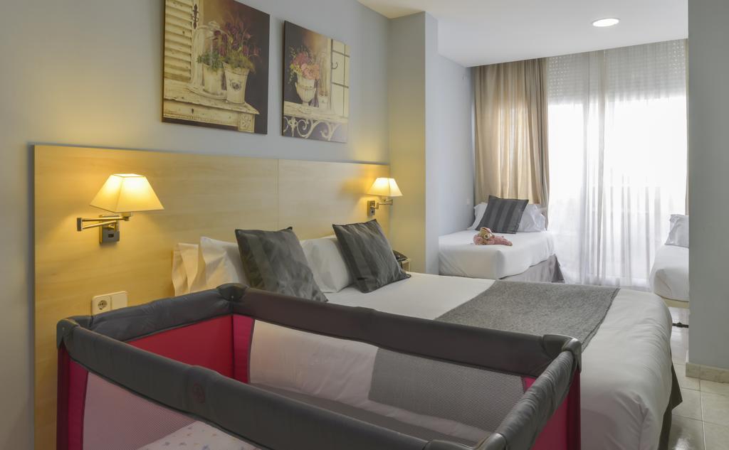 Alexandra Aparthotel Benstarhotelgroup Tarragona Zimmer foto